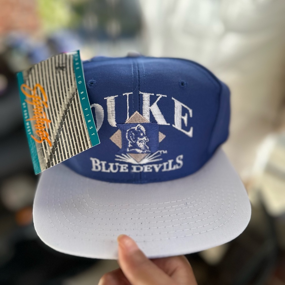 New With Tags  Vintage 90s Duke University Blue Devils Signatures Snapback
